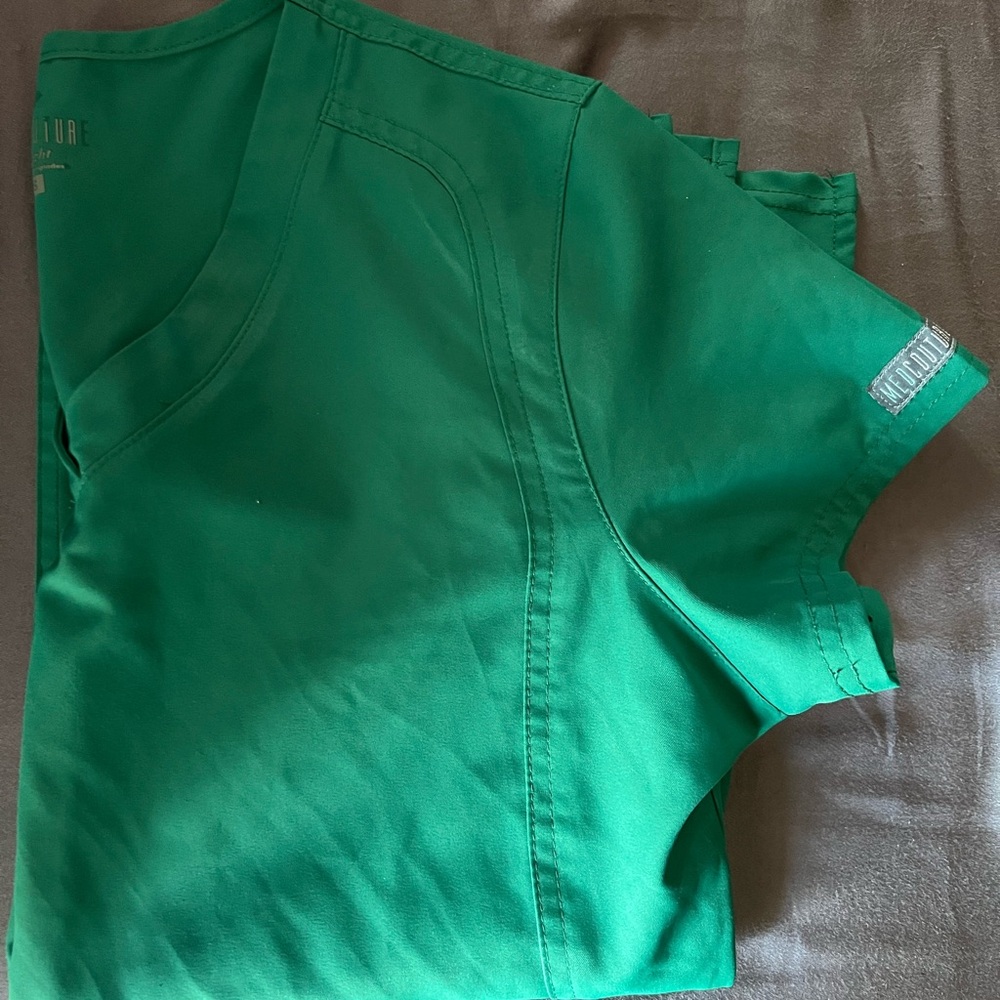 Scrub shirt
